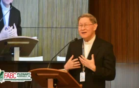 Đức Hồng y Tagle: Giáo hội hiệp hành học cách cùng nhau bước đi như một em bé tập những bước chân đầu tiên