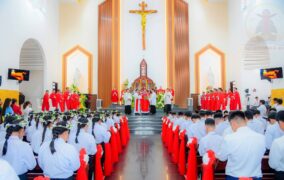Gx. Bông Trang: Đức Cha Tôma cử hành Thánh lễ ban Bí tích Thêm Sức- Ngày 14.08.2026