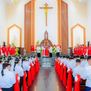 Gx. Bông Trang: Đức Cha Tôma cử hành Thánh lễ ban Bí tích Thêm Sức- Ngày 14.08.2026