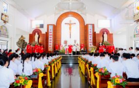 Gx. Hòa Hội: Đức Cha Emmanuel cử hành Thánh lễ ban Bí tích Thêm Sức- Ngày 21.08.2026