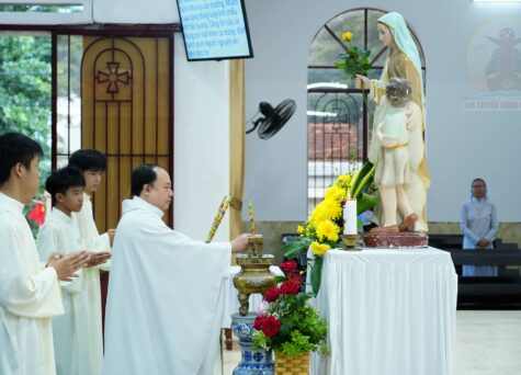 Gx. Văn Côi: Thánh lễ mừng kính Thánh nữ Mônica – Bổn mạng Giới Hiền Mẫu