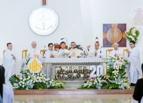 Gx. Hải Sơn: Thánh lễ tạ ơn mừng 20 năm Linh mục của Cha Chánh xứ Vinhsơn Nguyễn Huy Quang