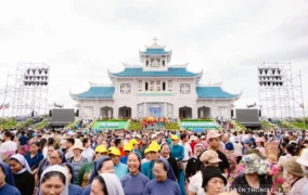 Đại hội La Vang 32: Về Nhà Mẹ để được Mẹ phù hộ, sống niềm hy vọng và lên đường loan báo Tin mừng