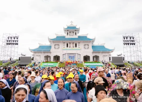Đại hội La Vang 32: Về Nhà Mẹ để được Mẹ phù hộ, sống niềm hy vọng và lên đường loan báo Tin mừng