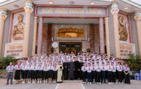 Gx. Thủy Giang: Đức Cha Emmanuel cử hành Thánh lễ ban Bí tích Thêm Sức- Ngày 09.08.2026