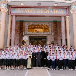 Gx. Thủy Giang: Đức Cha Emmanuel cử hành Thánh lễ ban Bí tích Thêm Sức-  Ngày 09.08.2026