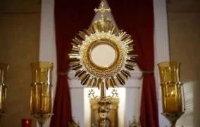 7 cách thực hiện Giờ Thánh như Đức Tổng Giám mục Fulton Sheen