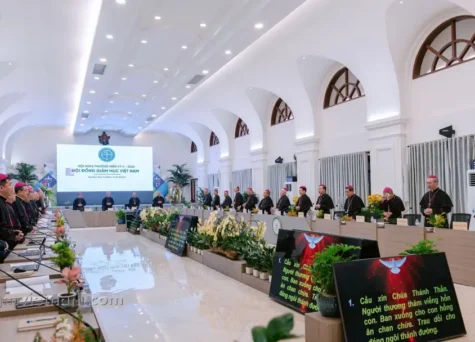 Cầu nguyện, đối thoại trong Thánh Thần và phân định – Ngày thứ hai của Hội nghị thường niên kỳ II/2026 của HĐGMVN