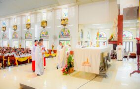 Gx. Hòa Hội: Chầu Thánh Thể thay Giáo phận- Ngày 20.09.2026