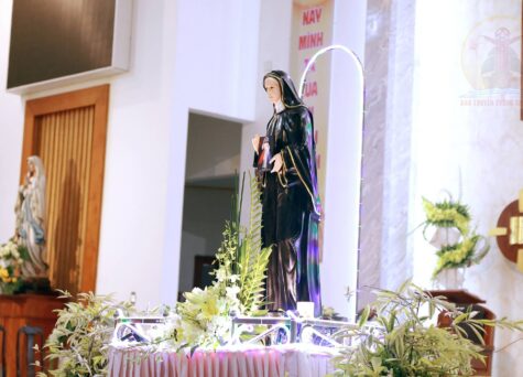 Gx. Láng Cát: Mừng lễ Thánh Faustina- Bổn mạng Hội Lòng Chúa Thương Xót
