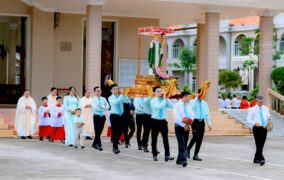 Gx. Phước Bình: Mừng lễ kính Thánh Gioan Phaolô II - Bổn mạng Giới trẻ