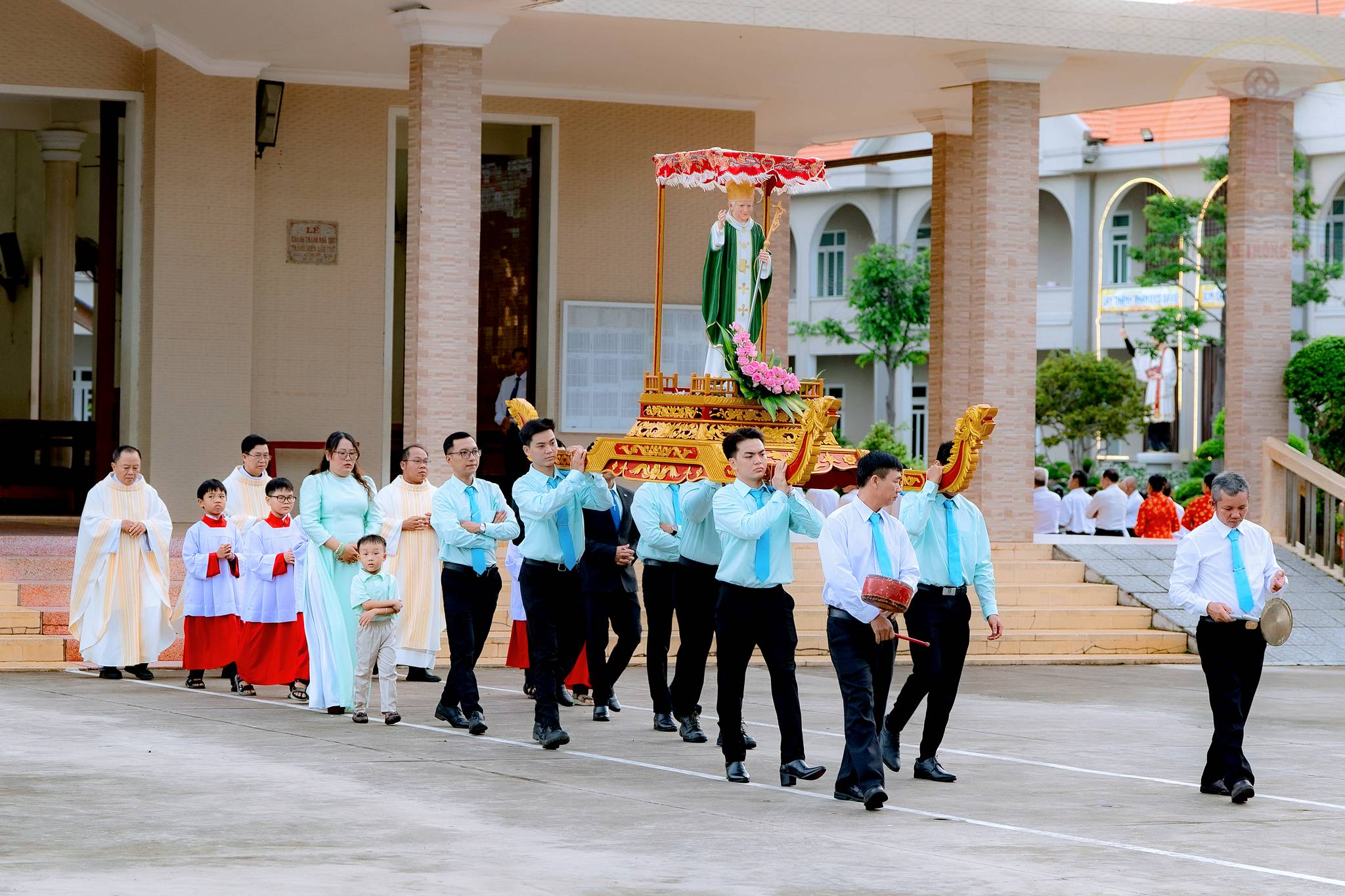Gx. Phước Bình: Mừng lễ kính Thánh Gioan Phaolô II – Bổn mạng Giới trẻ