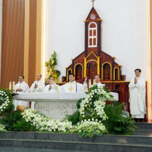 Gx. Bông Trang: Thánh lễ tạ ơn mừng tân linh mục Giuse Trần Xuân Hậu, SSS