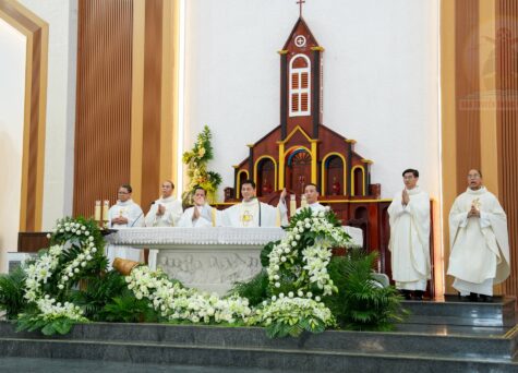 Gx. Bông Trang: Thánh lễ tạ ơn mừng tân linh mục Giuse Trần Xuân Hậu, SSS