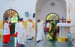 Gx. Bông Trang: Chầu Thánh Thể thay Giáo phận- Ngày 25.10.2026