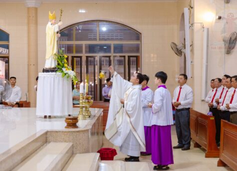 Gx. Hải Lâm: Thánh lễ mừng kính Thánh Gioan Phaolô Ii  -Bổn mạng giới trẻ giáo xứ