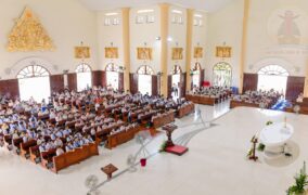 Gx. Long Hải: Chầu Thánh Thể thay giáo phận - Ngày 25.10.2026